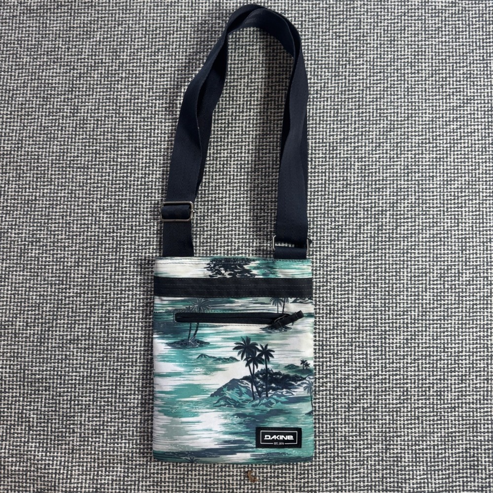 Dakine Jive Crossbody Bag Tropical Palm Tree Print Small Travel Purse Green Blue